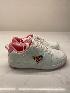NWOB Cartoon Network Powerpuff Girls White & Pink Y2K Sneakers - Size 7